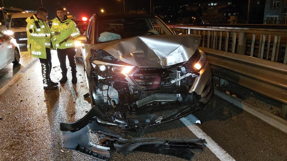 4 araçlı zincirleme trafik kazası: 3 yaralı