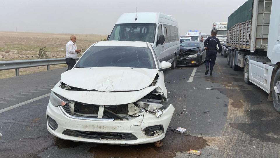 AKSARAY'DA KUM FIRTINASI KAZALARA NEDEN OLDU: 6 YARALI