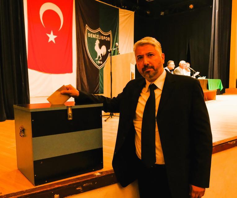 Denizlispor’un Ahmet Yalın Yıldırım başkanlığında göreve seçilen yeni yönetim kurulu şu isimlerden oluştu:
Ahmet Metin, Ali İnceören, Cemal Işık, Erdoğan Koçdemir, Fatih Veli Harktı, Güray Özkan, İlhan Üşür, Muhammet Kaplan, Murat Saylan, Nevzat Yılmaz, Volkan Gürsoy, Omay Kaan Aktürk, Ali Yörümez ve Yılmaz Karakurt. (İHA)