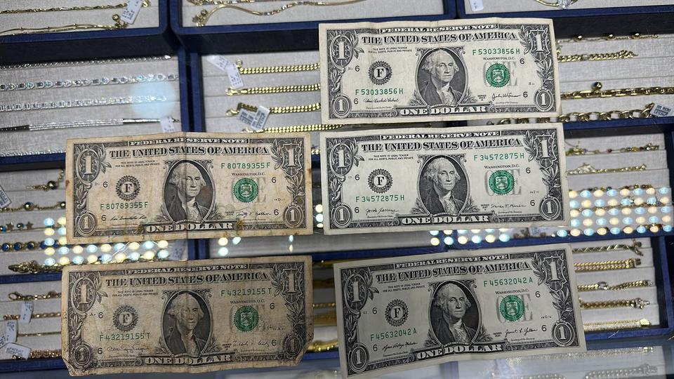 Kuriş soruşturmasında FETÖ izi: F serisi 1 dolarlar yakalandı