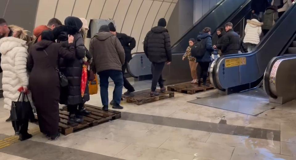 Metrobüs alt geçidi su bastı