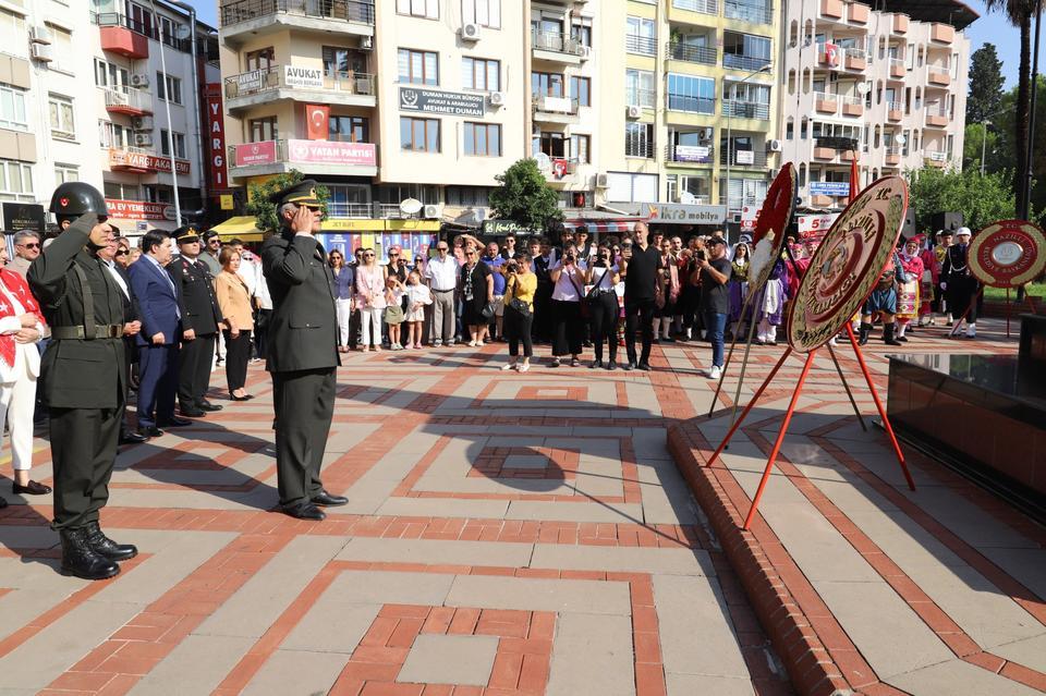 NAZİLLİ KURTULUŞ GÜNÜNÜ COŞKUYLA KUTLADI