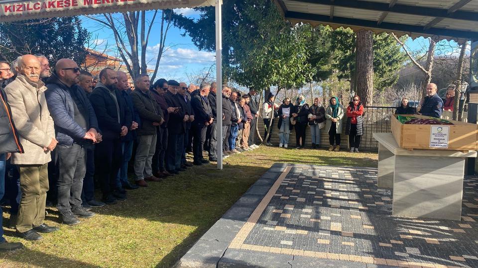 KIZININ ERKEK ARKADAŞI TARAFINDAN ÖLDÜRÜLEN KADIN SON YOLCULUĞUNA UĞURLANDI