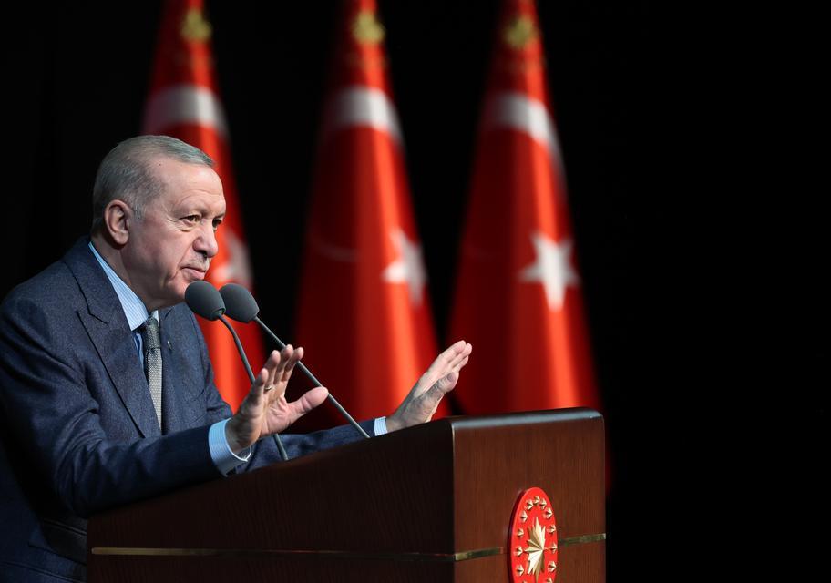 CUMHURBAŞKANI ERDOĞAN'DAN 'AİLE YILI' MÜJDELERİ "YENİ EVLENECEK GENÇLERİMİZE AİLE VE GENÇLİK FONU DAHİLİNDE VERDİĞİMİZ FAİZSİZ KREDİ DESTEĞİNİ 81 İLİMİZİN TAMAMINDA UYGULAMAYA ALIYORUZ" "EVLİLİĞE İLK ADIMINI ATAN GENÇLERİMİZE 48 AY VADELİ, 2 YIL GERİ ÖDEMESİZ, 150 BİN LİRA TUTARINDA FAİZSİZ KREDİ DESTEĞİ SUNUYORUZ" "AİLE KURMAYI TEŞVİK EDECEK, MADDİ DESTEKLER, DANIŞMANLIK HİZMETLERİ VE GENÇ ÇİFTLER İÇİN KONUT DESTEKLERİ GİBİ UYGULAMALARI DEVREYE ALACAĞIZ" "ESNEK VE UZAKTAN ÇALIŞMA MODELLERİYLE KADINLARIN EV VE İŞ HAYATLARINI RAHATLATACAK YENİ İMKANLARI HAYATA GEÇİRECEĞİZ" "YENİ DOĞACAK İLK ÇOCUK İÇİN VERDİĞİMİZ TEK SEFERLİK DOĞUM YARDIMINI 5 BİN LİRAYA YÜKSELTİYORUZ" "YENİ DOĞACAK İKİNCİ VE SONRAKİ ÇOCUKLAR İÇİN HİÇBİR ŞART GÖZETMEKSİZİN VERECEĞİMİZ ÇOCUK YARDIMLARINI HER AY ANNELERİMİZİN HESABINA YATIRACAĞIZ" "İKİNCİ ÇOCUK İÇİN HER AY BİN 500 LİRA, ÜÇÜNCÜ VE SONRAKİ ÇOCUKLAR İÇİN DE HER AY 5 BİN LİRA OLACAK ŞEKİLDE ÇOCUK YARDIMLARINI DEVREYE ALIYORUZ"