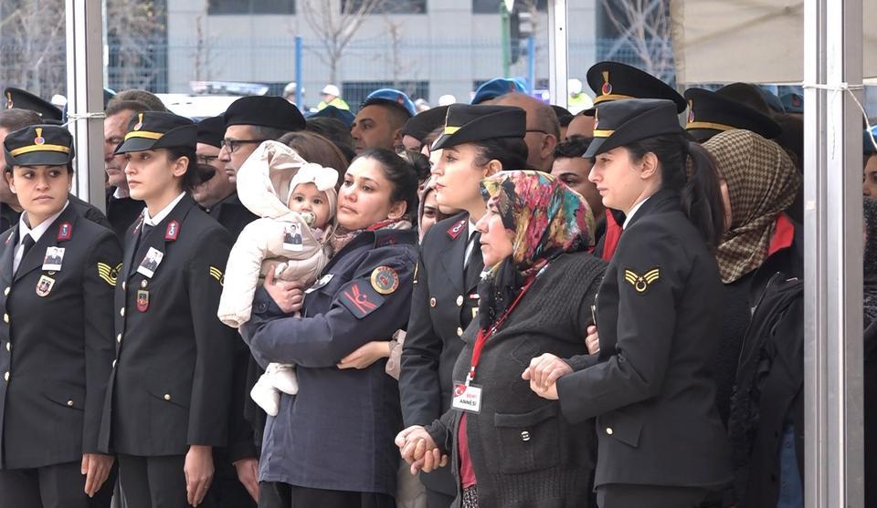 Nare Lina'dan şehit babaya veda