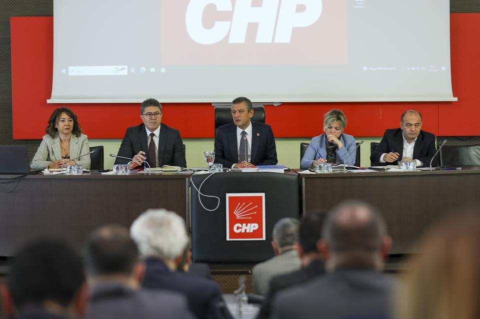 CHP PARTİ MECLİSİ'NDE ÖN SEÇİM İÇİN MYK'YA YETKİ VERİLDİ