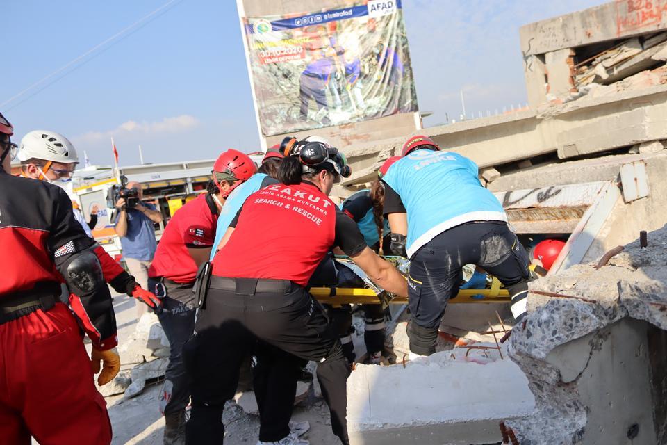 3'ÜNCÜ YILINDA İZMİR DEPREMİ, TATBİKATLA ANILDI