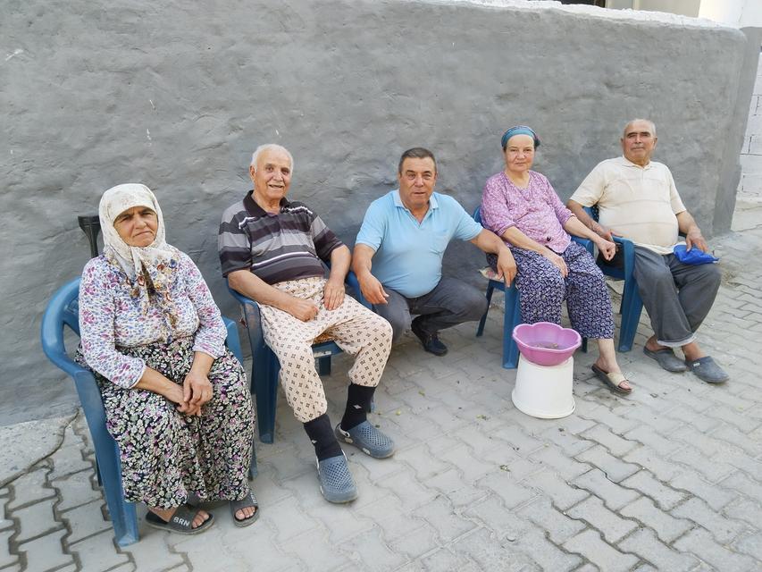 Söke  nin Burunköy Nahallesinde Komşuların Eşik Kültürü Keyif Veriyor