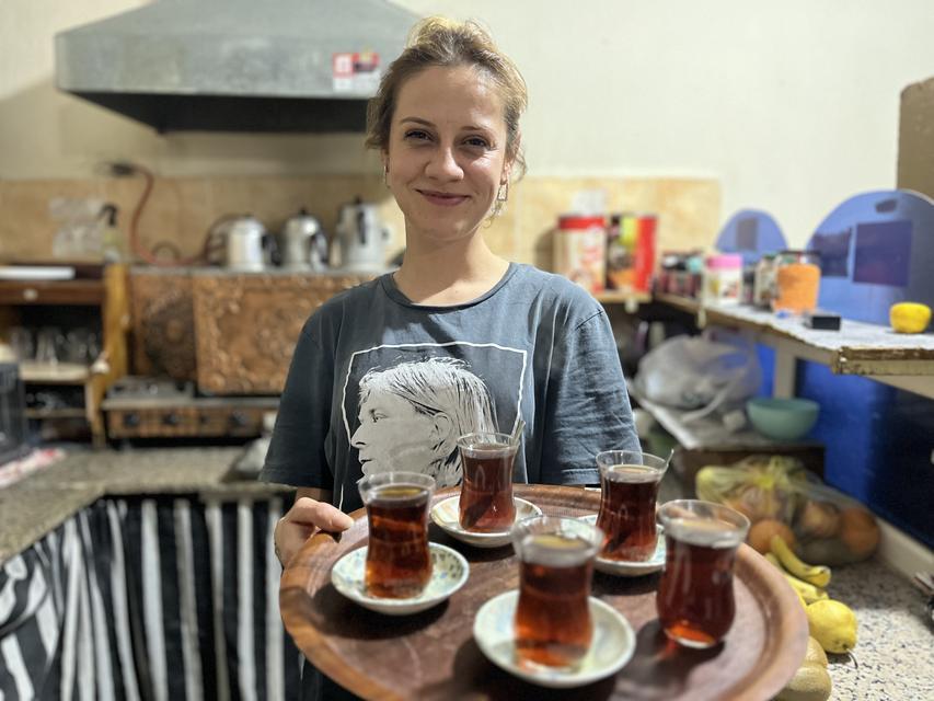 Aydın’ın Koçarlı ilçesi Sobuca Mahallesi’nde yaklaşık üç yıldır köy kahvesi işleten genç girişimci Figen İnece, kahvehaneyi kadınlar için kapattı.