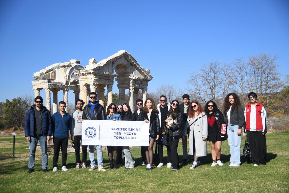 Karacasu gezisi ile tarihi ve sanatı keşfettiler