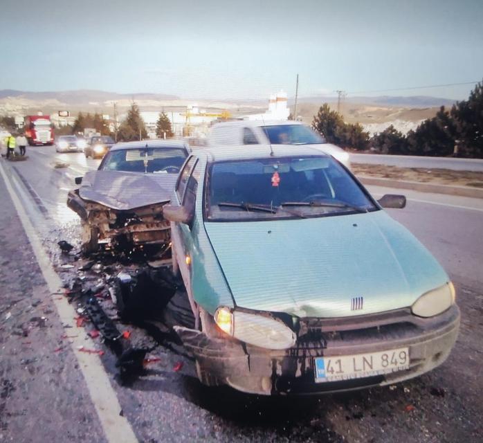 Zincirlerime trafik kazası 8 yaralı