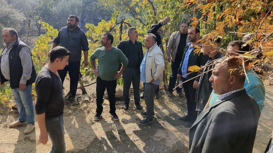 YAĞMUR DUASINI YARIDA BIRAKARAK ALEVLERE MÜDAHALE ETTİLER BOZDOĞAN'DA ÇIKAN YANGINDA EV, ALEVLERE TESLİM OLDU