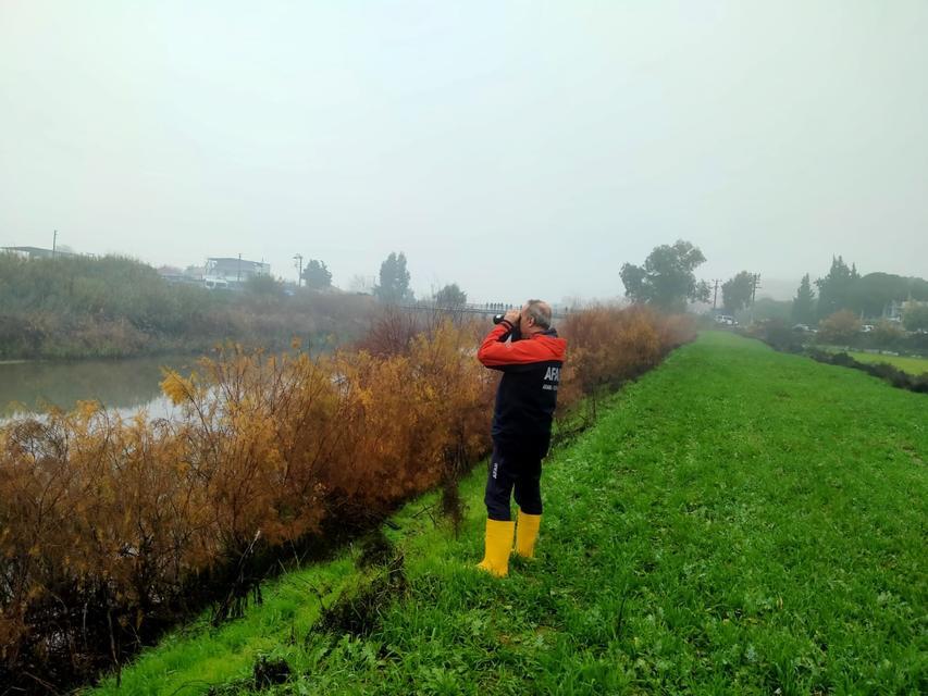 MENDERES NEHRİ'NE DÜŞEN KİŞİYİ BULMAK İÇİN EKİPLER SEFERBER OLDU