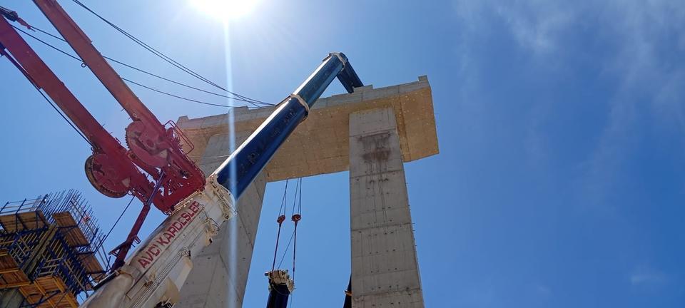 VİNÇ OPERATÖRLERİNİN KOORDİNESİZ HAREKETİ İŞÇİNİN ÖLÜMÜNE NEDEN OLDU İDDİASI