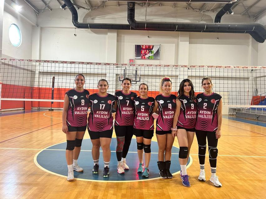 Aydın Valiliği Kadın Voleybol Takımı finalde