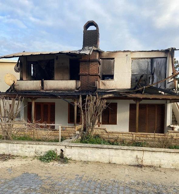 KEŞAN'DA YAZLIK EVDE ÇIKAN YANGIN SÖNDÜRÜLDÜ