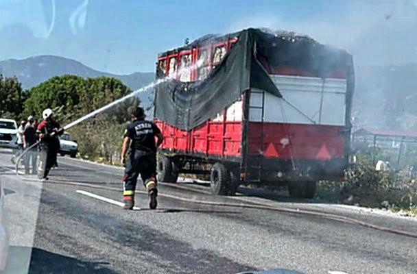 SÖKE'DE PAMUK YÜKLÜ RÖMORKTA KORKUTAN YANGIN