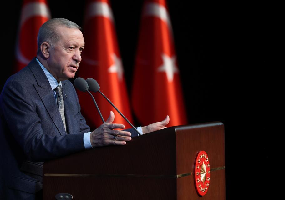 CUMHURBAŞKANI ERDOĞAN'DAN 'AİLE YILI' MÜJDELERİ "YENİ EVLENECEK GENÇLERİMİZE AİLE VE GENÇLİK FONU DAHİLİNDE VERDİĞİMİZ FAİZSİZ KREDİ DESTEĞİNİ 81 İLİMİZİN TAMAMINDA UYGULAMAYA ALIYORUZ" "EVLİLİĞE İLK ADIMINI ATAN GENÇLERİMİZE 48 AY VADELİ, 2 YIL GERİ ÖDEMESİZ, 150 BİN LİRA TUTARINDA FAİZSİZ KREDİ DESTEĞİ SUNUYORUZ" "AİLE KURMAYI TEŞVİK EDECEK, MADDİ DESTEKLER, DANIŞMANLIK HİZMETLERİ VE GENÇ ÇİFTLER İÇİN KONUT DESTEKLERİ GİBİ UYGULAMALARI DEVREYE ALACAĞIZ" "ESNEK VE UZAKTAN ÇALIŞMA MODELLERİYLE KADINLARIN EV VE İŞ HAYATLARINI RAHATLATACAK YENİ İMKANLARI HAYATA GEÇİRECEĞİZ" "YENİ DOĞACAK İLK ÇOCUK İÇİN VERDİĞİMİZ TEK SEFERLİK DOĞUM YARDIMINI 5 BİN LİRAYA YÜKSELTİYORUZ" "YENİ DOĞACAK İKİNCİ VE SONRAKİ ÇOCUKLAR İÇİN HİÇBİR ŞART GÖZETMEKSİZİN VERECEĞİMİZ ÇOCUK YARDIMLARINI HER AY ANNELERİMİZİN HESABINA YATIRACAĞIZ" "İKİNCİ ÇOCUK İÇİN HER AY BİN 500 LİRA, ÜÇÜNCÜ VE SONRAKİ ÇOCUKLAR İÇİN DE HER AY 5 BİN LİRA OLACAK ŞEKİLDE ÇOCUK YARDIMLARINI DEVREYE ALIYORUZ"