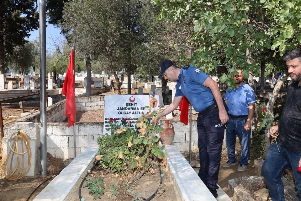 ŞEHİT JANDARMA ER ALTUN MEZARI BAŞINDA ANILDI