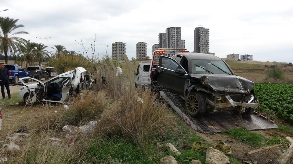 14 yaşındaki sürücü cipiyle otomobile çarptı: 1 ölü