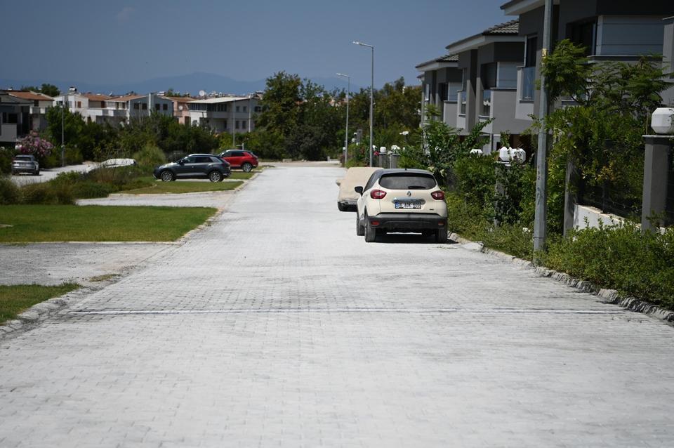 GÜZELÇAMLI'NIN REFÜJ VE KAVŞAKLARINA ESTETİK DÜZENLEME