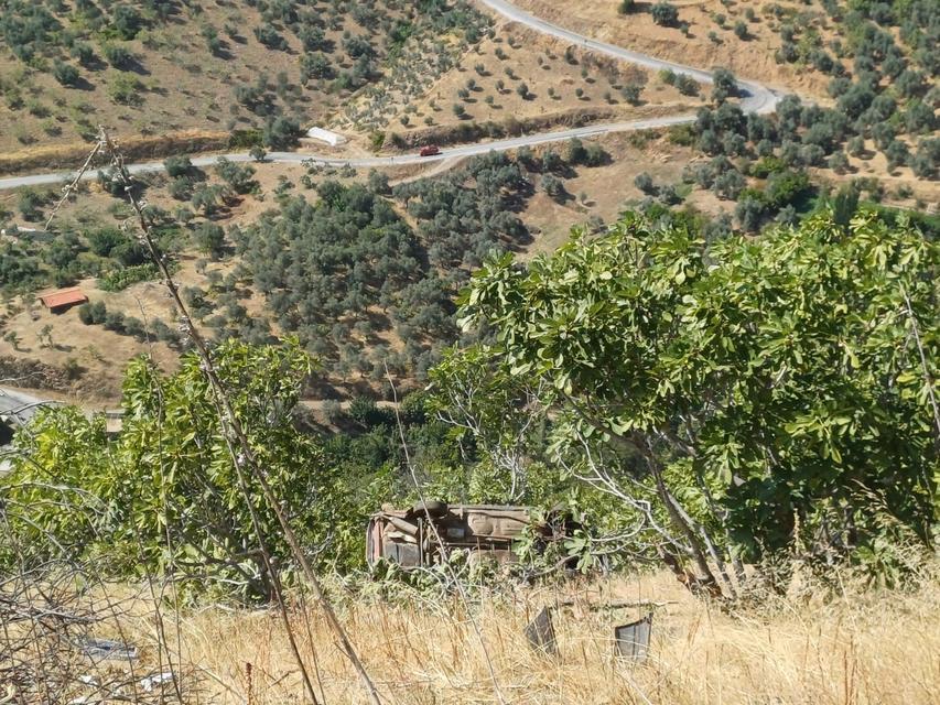 KÖŞK'TE OTOMOBİL UÇURUMA YUVARLANDI: 1 ÖLÜ