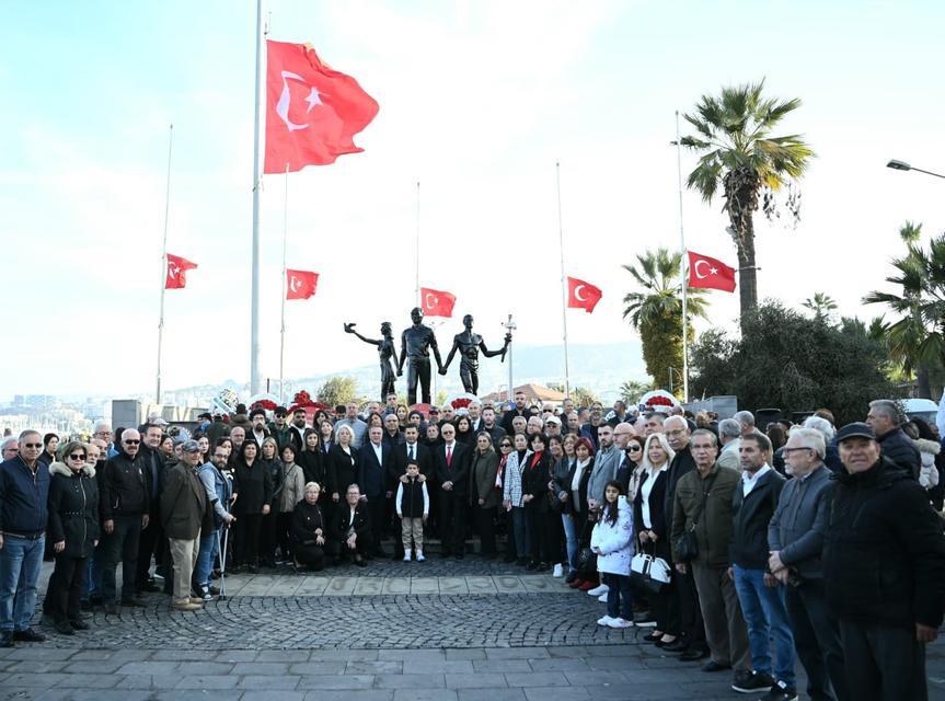 Kuşadası Ata'sını saygıyla andı