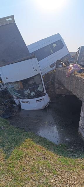 DİYARBAKIR'DA 3 ARACIN KARIŞTIĞI KAZADA 12'Sİ ÖĞRETMEN 14 YARALI