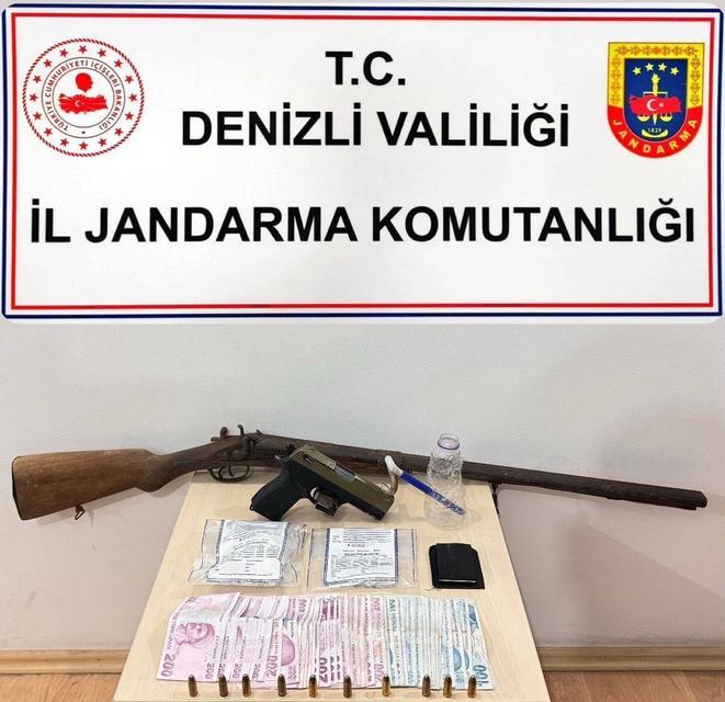 Jandarma uyuşturucu tacirlerine geçit vermiyor