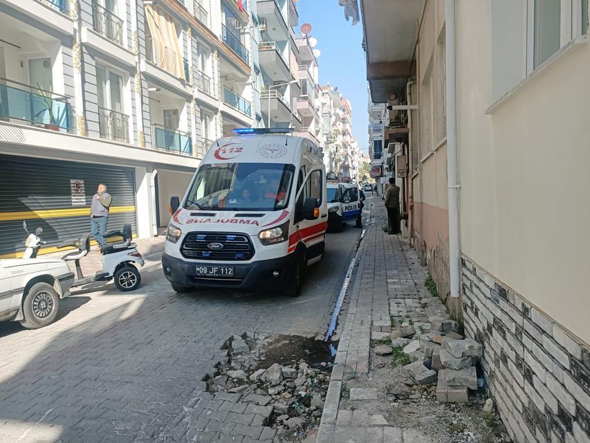 YAŞLI ADAM EVDE ÖLÜ BULUNDU