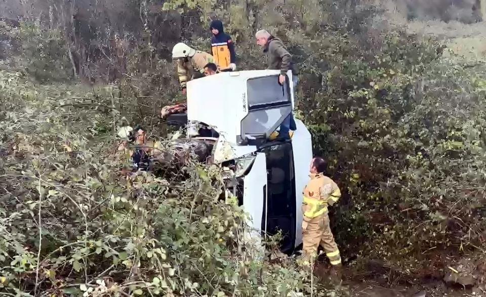 YOLDAN ÇIKAN ARAÇ KANALA DÜŞTÜ: 1 YARALI