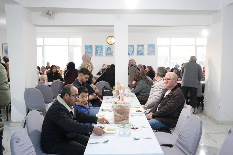 BU KÖYDE İFTAR VAKTİ EVLERDE YEMEK PİŞİRMEK YASAKLANDI KÖY HALKI RAMAZAN AYI SÜRESİNCE TOPLU İFTAR YAPIYOR