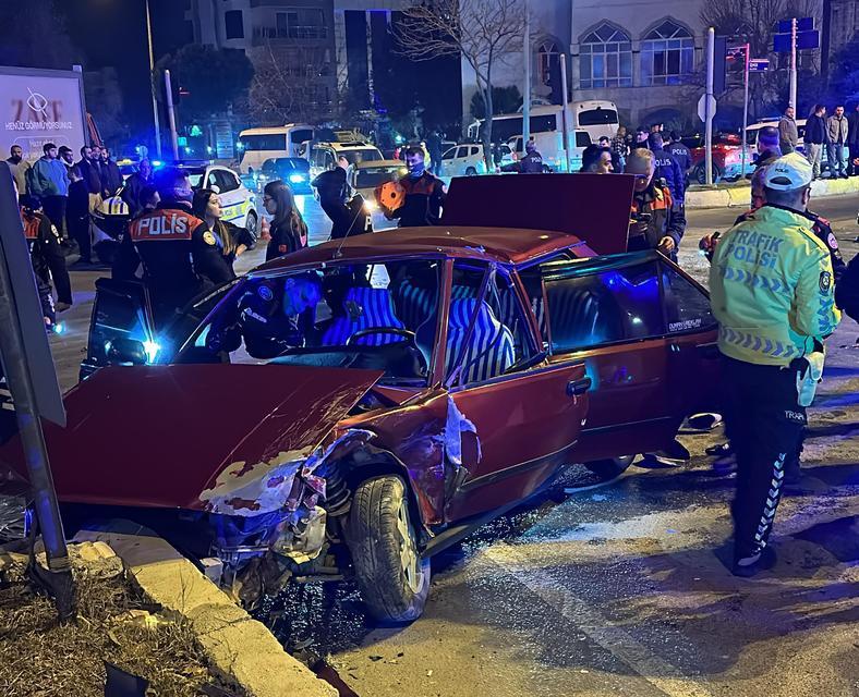 Aydın'da polisten kaçan sürücü kazaya neden oldu