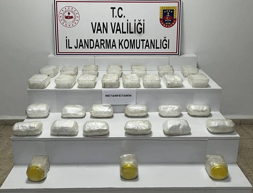 VAN'DA 243 KİLOGRAM 624 GRAM UYUŞTURUCU ELE GEÇİRİLDİ