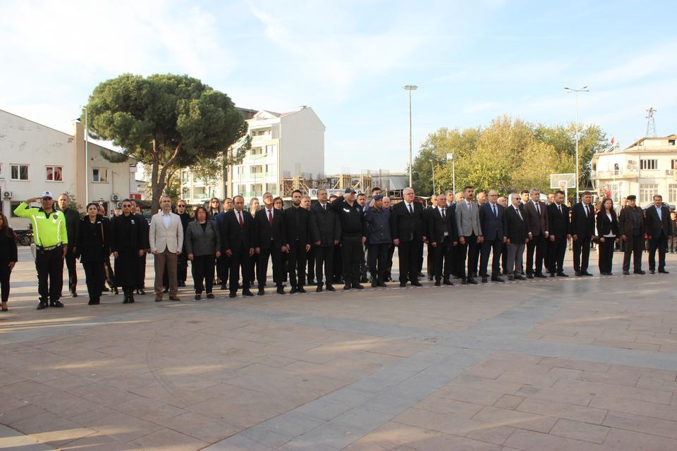 ATATÜRK, SULTANHİSAR'DA ANILDI