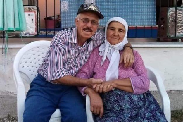 YAYLA DÖNÜŞÜ KAZADA HAYATINI KAYBETTİ AİLENİN BİRKAÇ YIL ÖNCE DE OĞULLARINI AYNI BÖLGEDE MEYDANA GELEN KAZADA KAYBETTİĞİ ÖĞRENİLDİ