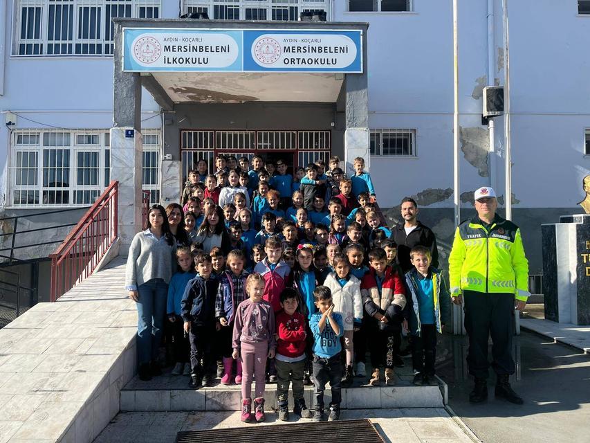 Koçarlı'da miniklere trafik eğitimi